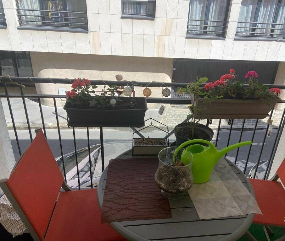 
                                                Location
                                                 Beau 2P meublé 53m² refait à neuf