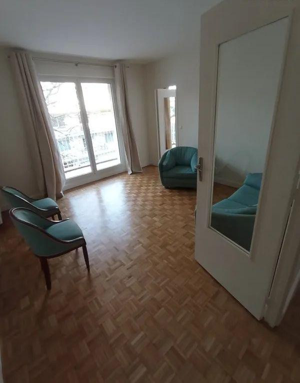 
                                                Location
                                                 Beau 2P meublé 54m² dans résidence arborée