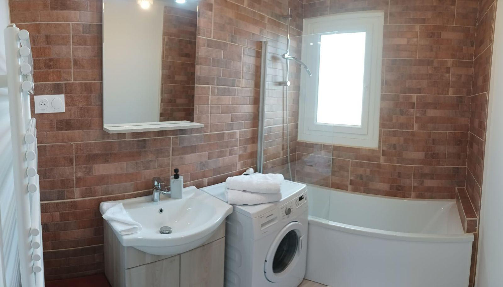 
                                                Location
                                                 Beau 2P meublé 55m² avec balcon