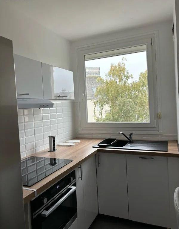 
                                                Location
                                                 Beau 2P meublé 55m² avec balcon