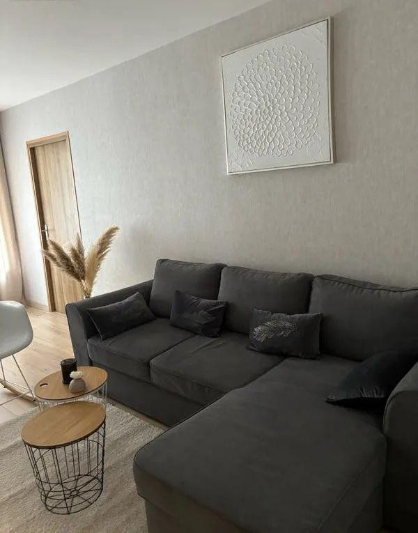 
                                                Location
                                                 Beau 2P meublé 55m² avec balcon