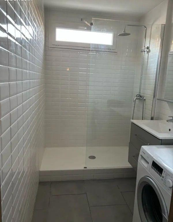 
                                                Location
                                                 Beau 2P meublé 55m² avec balcon