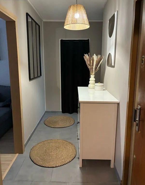 
                                                Location
                                                 Beau 2P meublé 55m² avec balcon