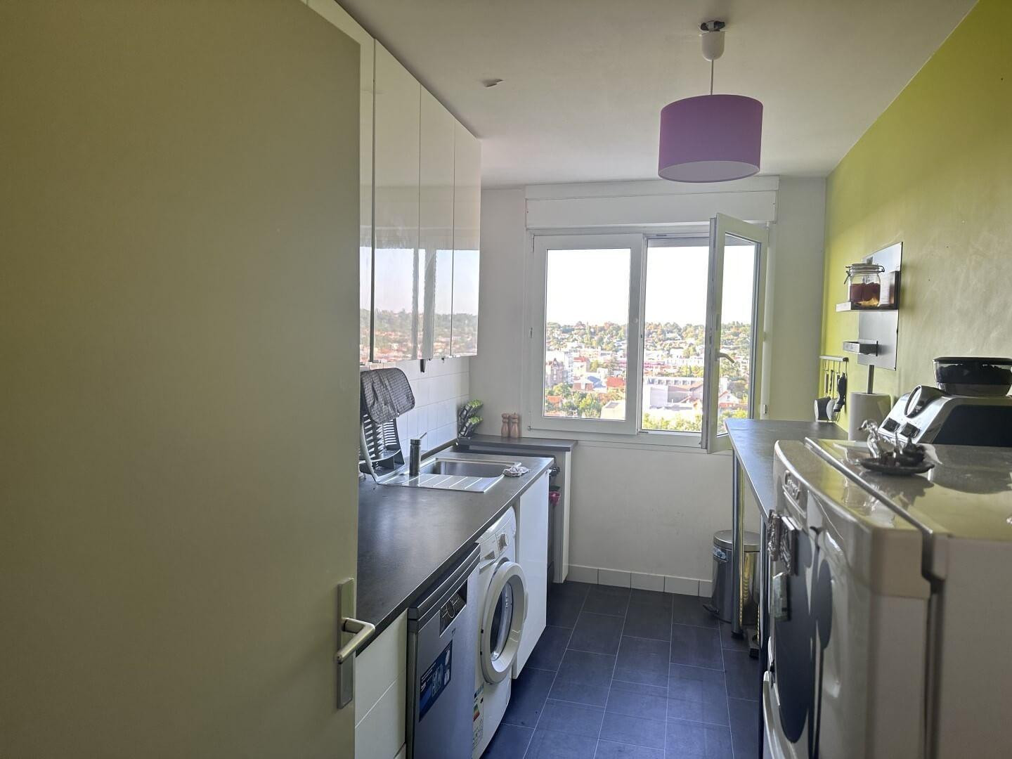 
                                                Location
                                                 Beau 2P meublé 55m² avec balcon sans vis-à-vis
