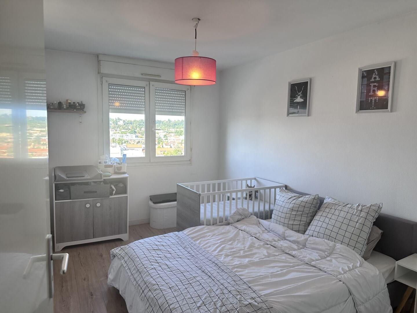 
                                                Location
                                                 Beau 2P meublé 55m² avec balcon sans vis-à-vis