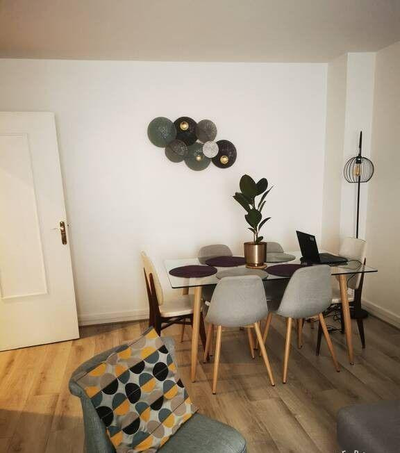 
                                                Location
                                                 Beau 2P meublé 56 m² entièrement rénové