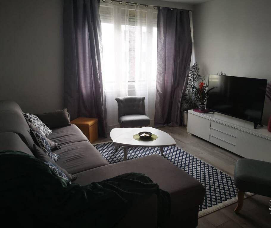 
                                                Location
                                                 Beau 2P meublé 56 m² entièrement rénové