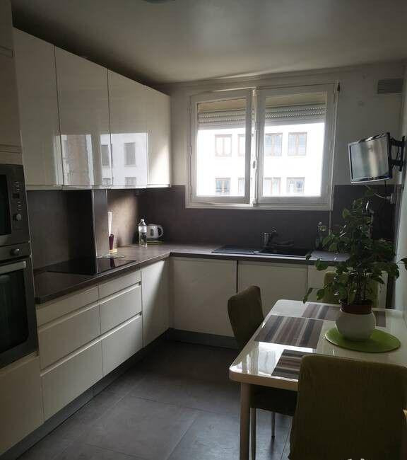 
                                                Location
                                                 Beau 2P meublé 56 m² entièrement rénové