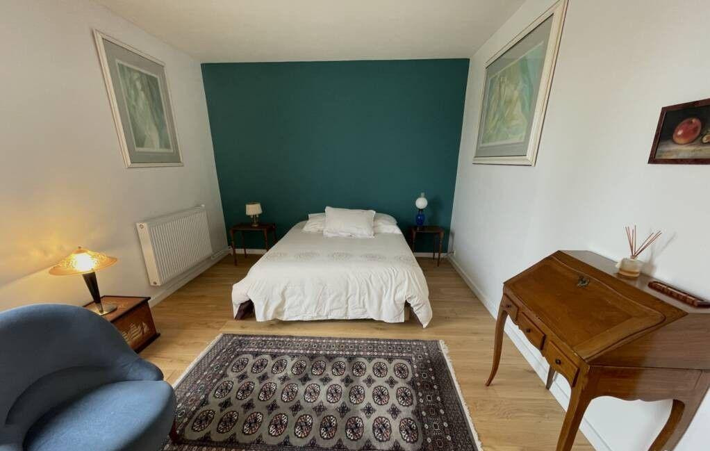 
                                                Location
                                                 Beau 2P meublé 57m² refait à neuf cœur de Garches