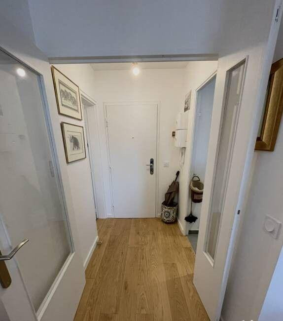 
                                                Location
                                                 Beau 2P meublé 57m² refait à neuf cœur de Garches