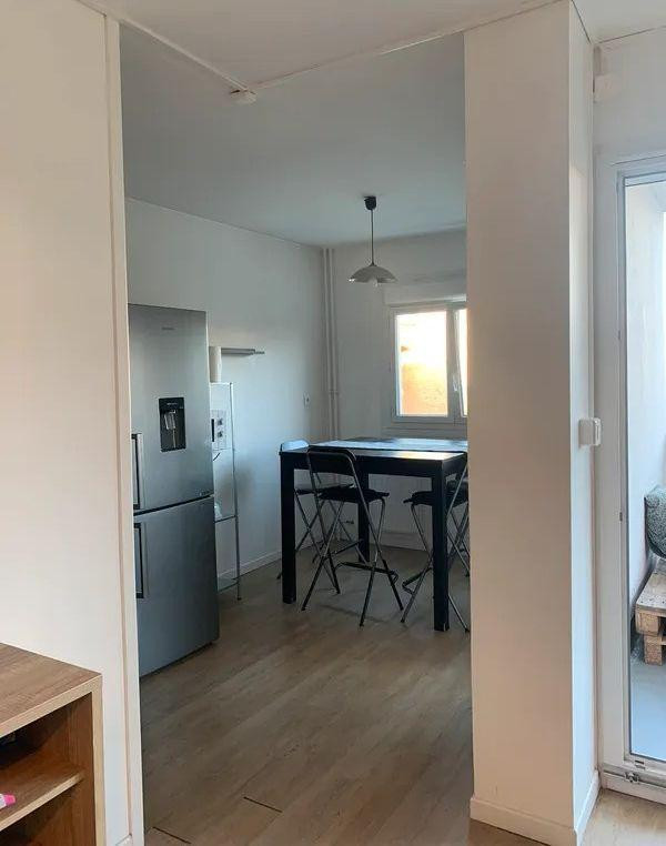 
                                                Location
                                                 Beau 2P meublé 58m² au calme