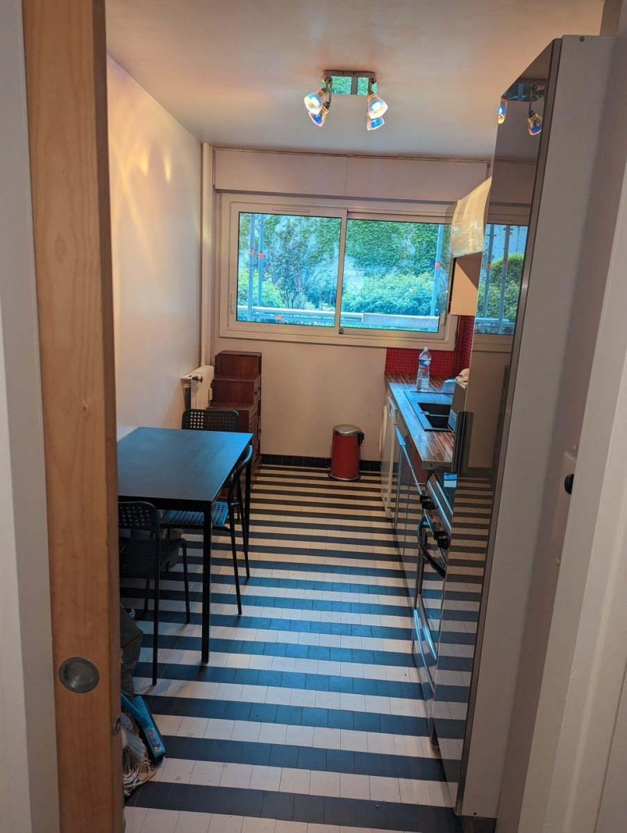
                                                Location
                                                 Beau 2P meublé 74m² dans un quartier calme