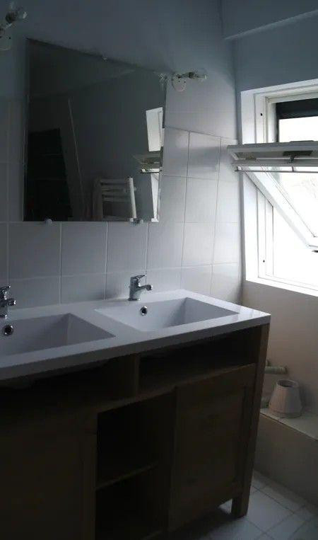 
                                                Location
                                                 Beau 2P meublé charmant, calme et clair de 40m²