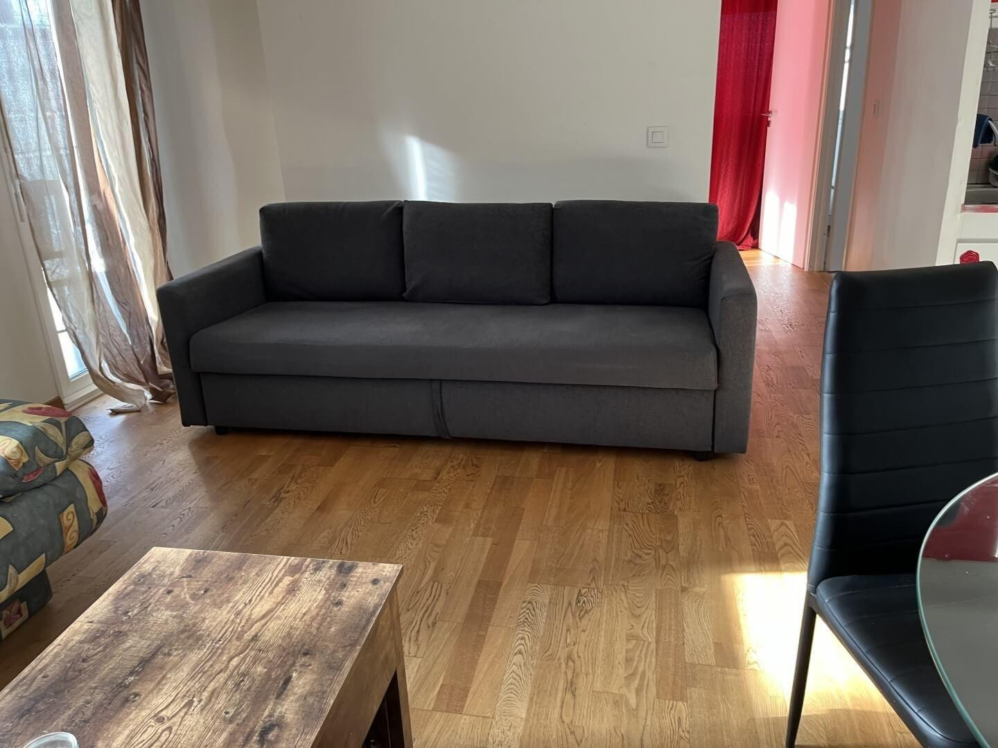 
                                                Location
                                                 Beau 2P meublé de 49 m² + balcon de 7,5m²