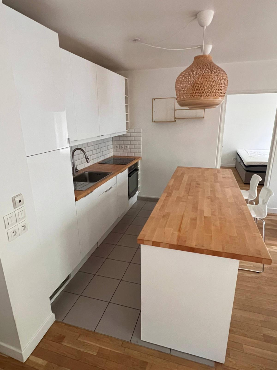 
                                                Location
                                                 Beau 2P meublé de 50 m² avec parking