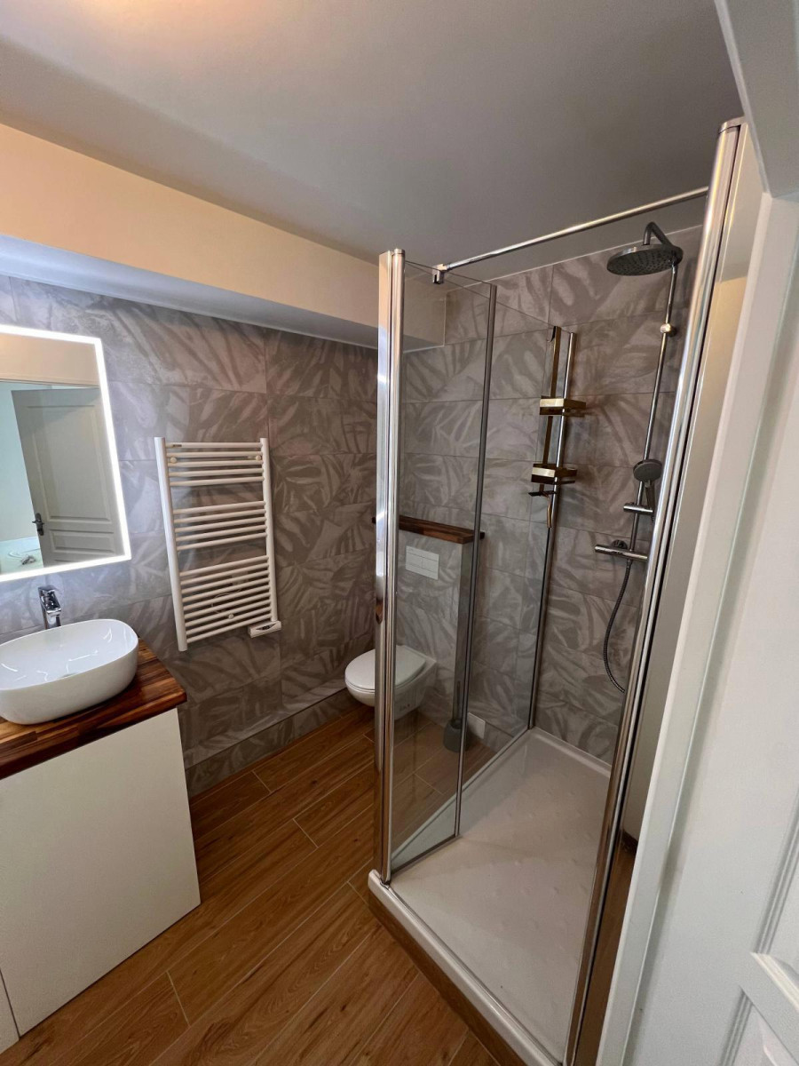 
                                                Location
                                                 Beau 2P meublé de 50 m² avec parking