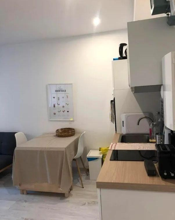 
                                                Location
                                                 Beau 2P meublé et rénové 25m² vue place Graslin