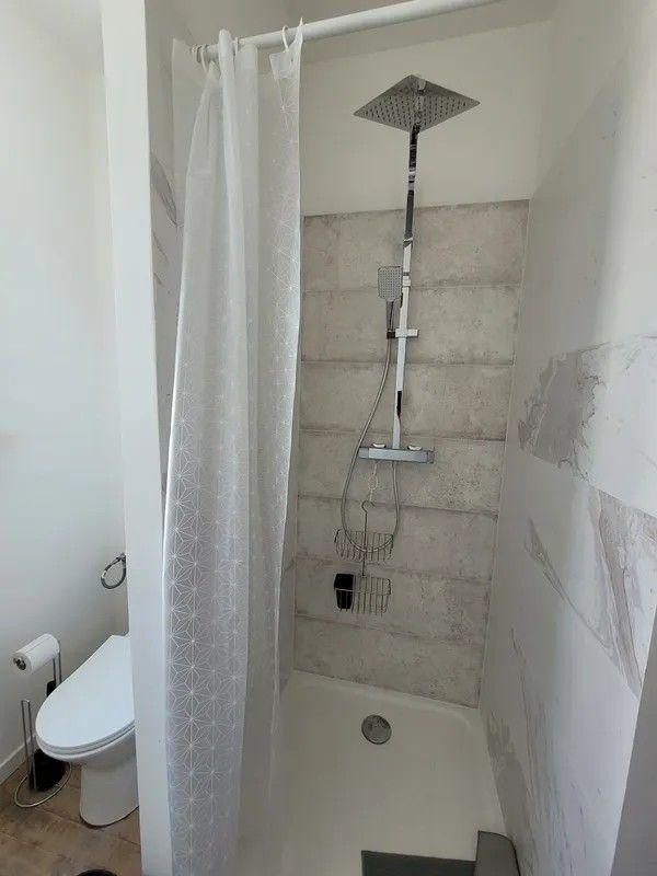 
                                                Location
                                                 Beau 2P meublé et rénové 30m²