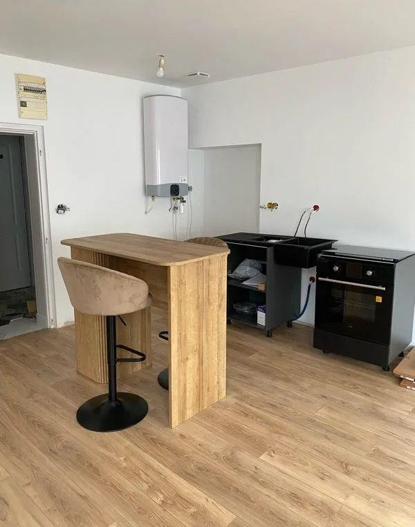 
                                                Location
                                                 Beau 2P meublé et rénové 35m² Quartier Zola