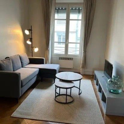 
                                                Location
                                                 Beau 2P meublé et rénové 60m² au calme