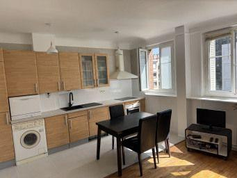 
                                                Location
                                                 Beau 2P meublé lumineux de 39 m²