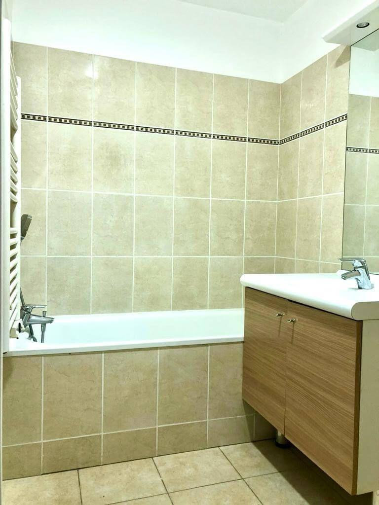 
                                                Location
                                                 Beau 2P meublé refait à neuf 49 m² + terrasse 7m²