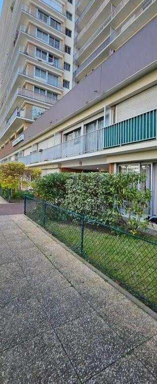 
                                                Location
                                                 Beau 2P meublé refait à neuf sans vis à vis