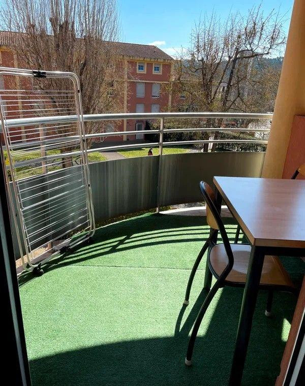 
                                                Location
                                                 Beau 2P meublé rénové 31m² plein sud avec terrasse