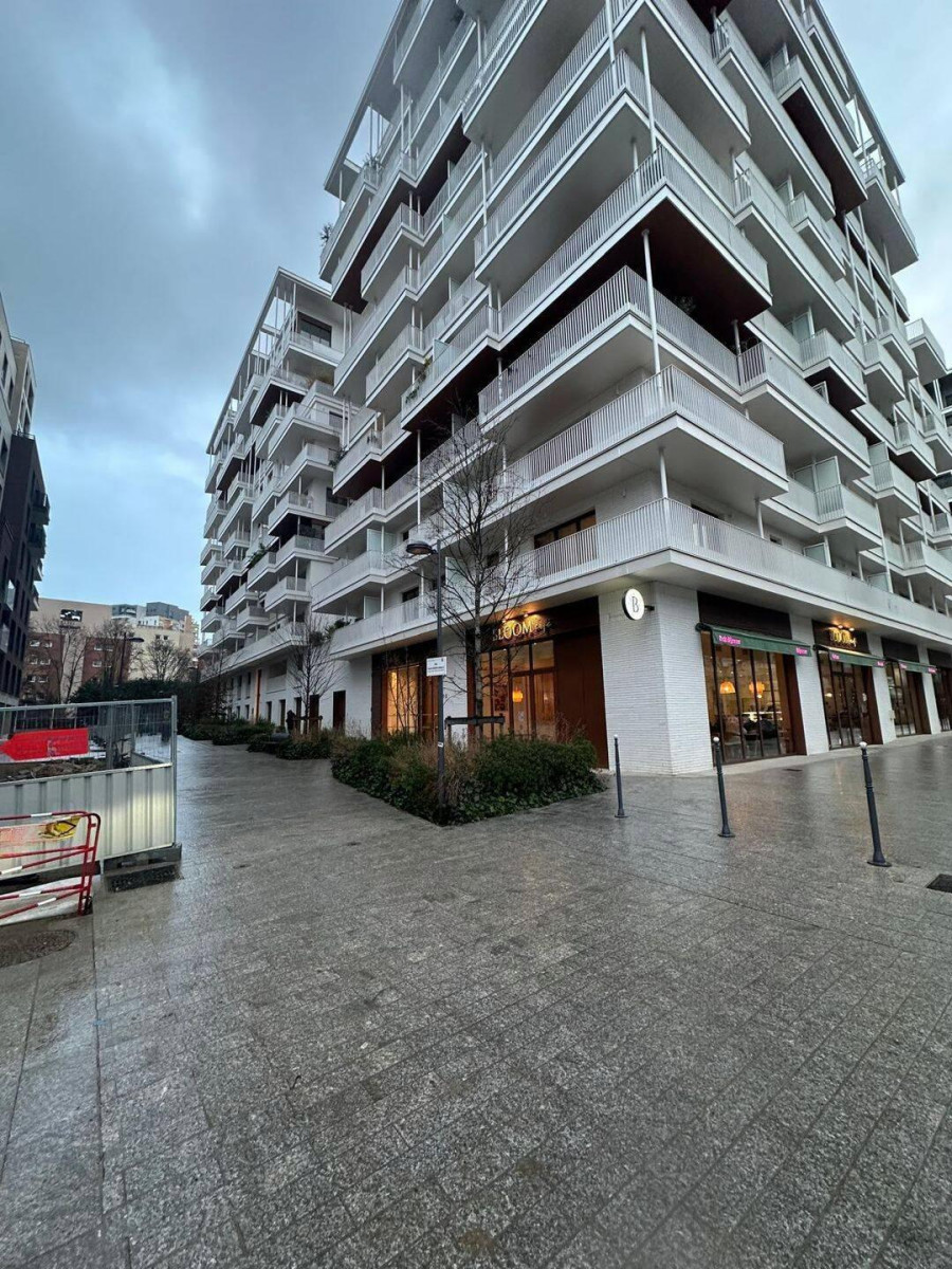 
                                                Location
                                                 Beau 2P neuf 47m²