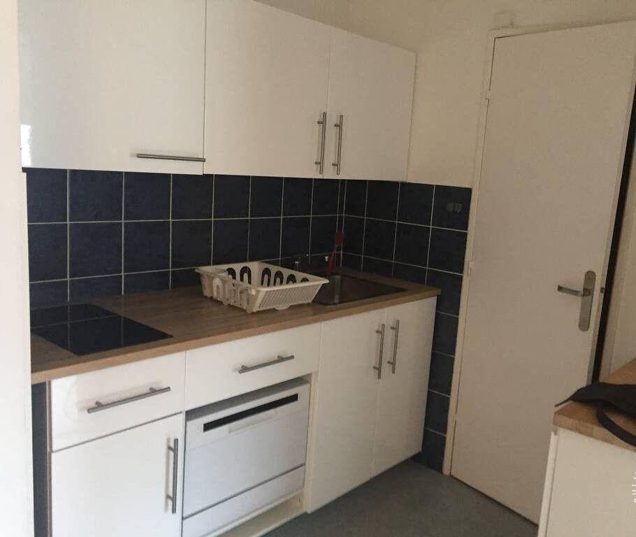 
                                                Location
                                                 Beau 2P non meublé de 40m²