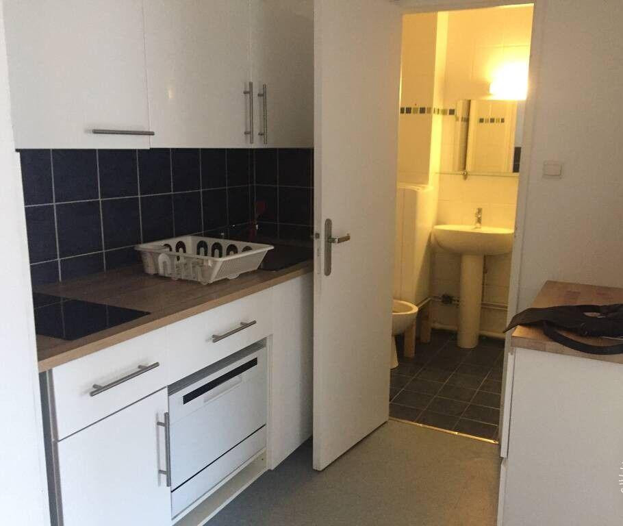 
                                                Location
                                                 Beau 2P non meublé de 40m²
