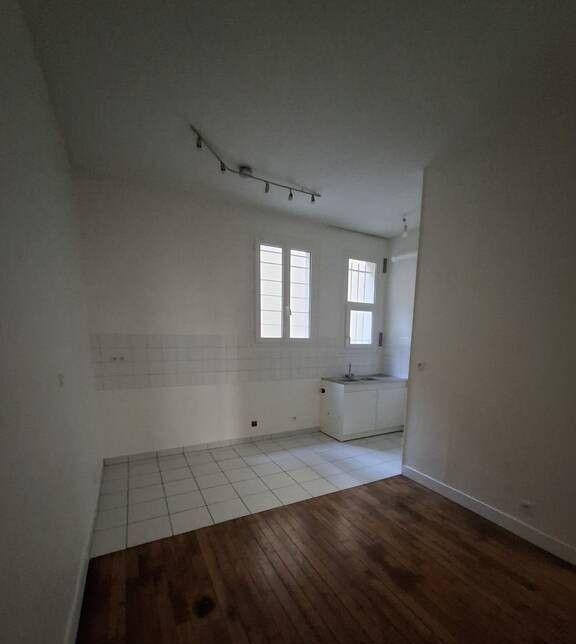 
                                                Location
                                                 BEAU 2P RDC 38M2 A VINCENNES ENTIEREMENT RENOVE