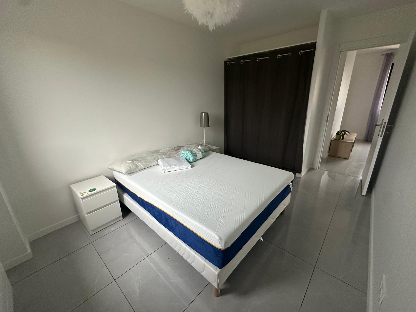 
                                                Location
                                                 Beau 2p récent