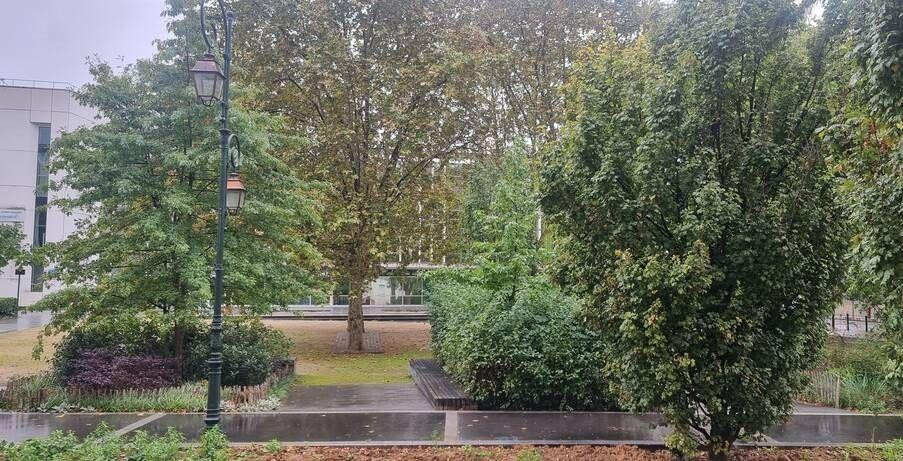 
                                                Location
                                                 Beau 2P refait à neuf, entièrement meublé 45m²