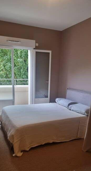 
                                                Location
                                                 Beau 2P refait à neuf, entièrement meublé 45m²