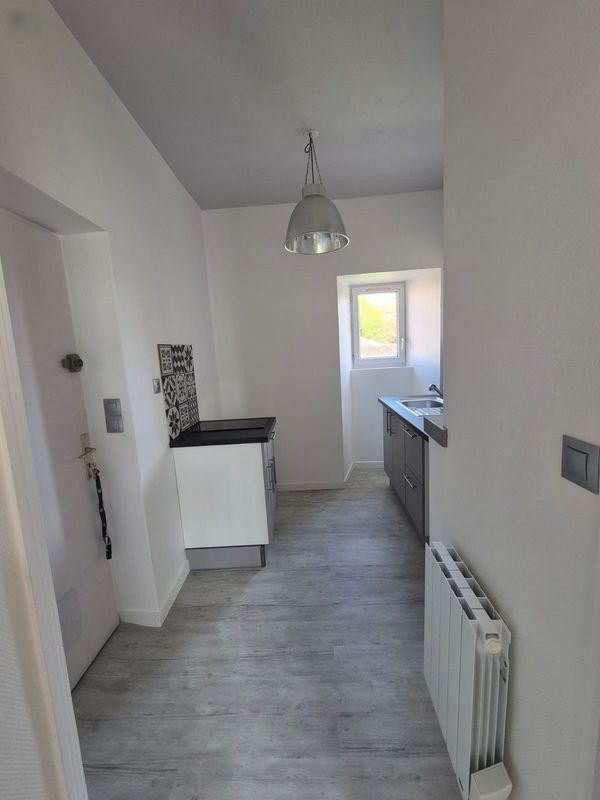 
                                                Location
                                                 Beau 2P rénové 32m² sans vis à vis