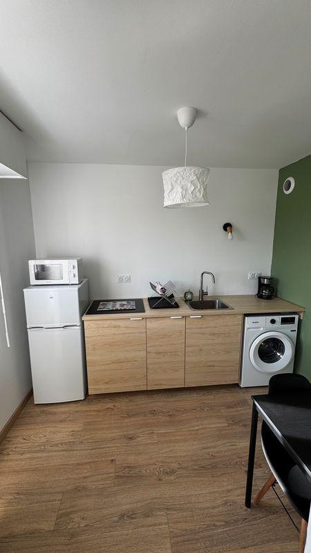 
                                                Location
                                                 Beau 2P rénové 35m² Vue sur la cathédrale