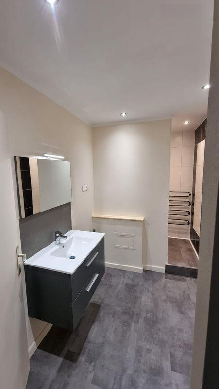 
                                                Location
                                                 Beau 2P rénové 55m2 avec balcon