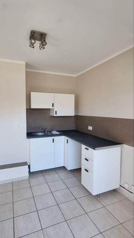 
                                                Location
                                                 Beau 2P rénové 55m2 avec balcon