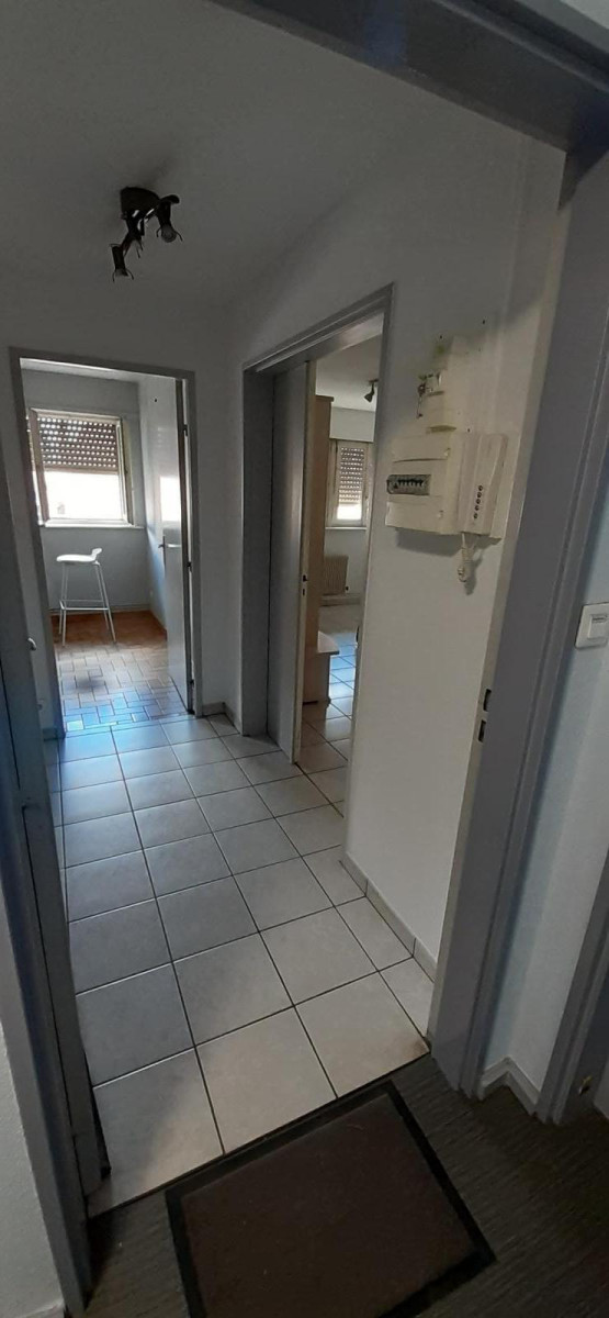 
                                                Location
                                                 Beau 2P très ensoleillé