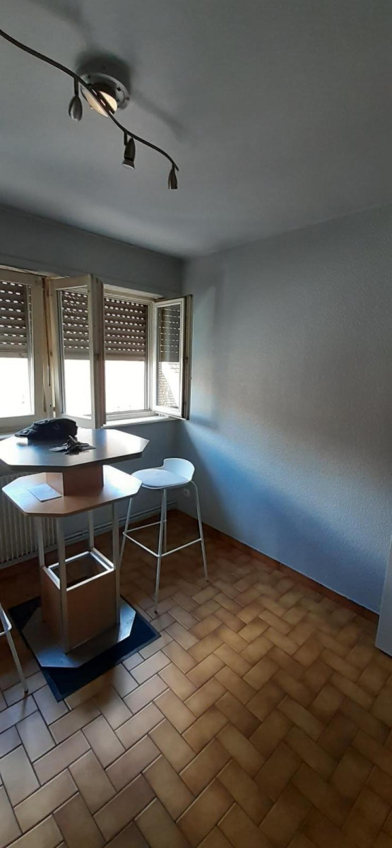 
                                                Location
                                                 Beau 2P très ensoleillé