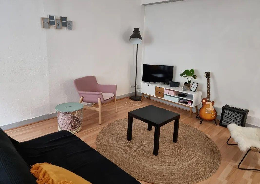 
                                                Location
                                                 Beau 2Pbis 64m² idéalement situé