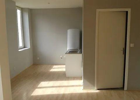 
                                                Location
                                                 Beau 3 pièces 56m2 dans maison calme à Armentières