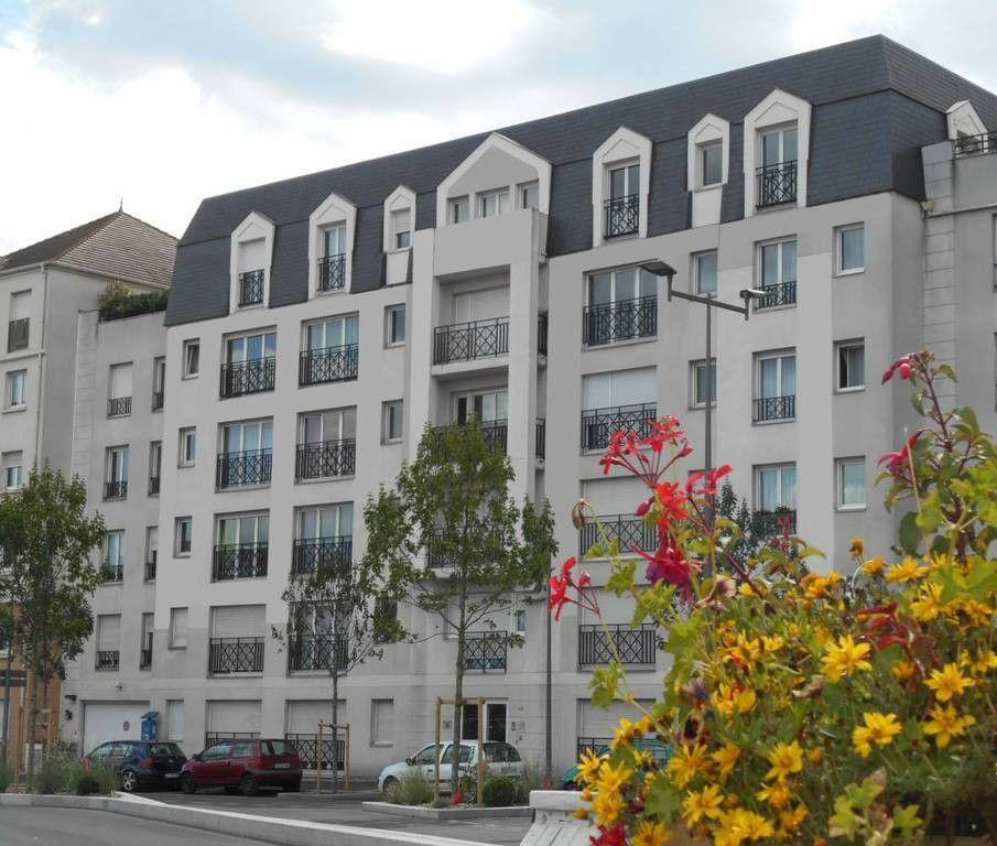 
                                                Location
                                                 Beau 3 pièces 58m² situé en face de la gare