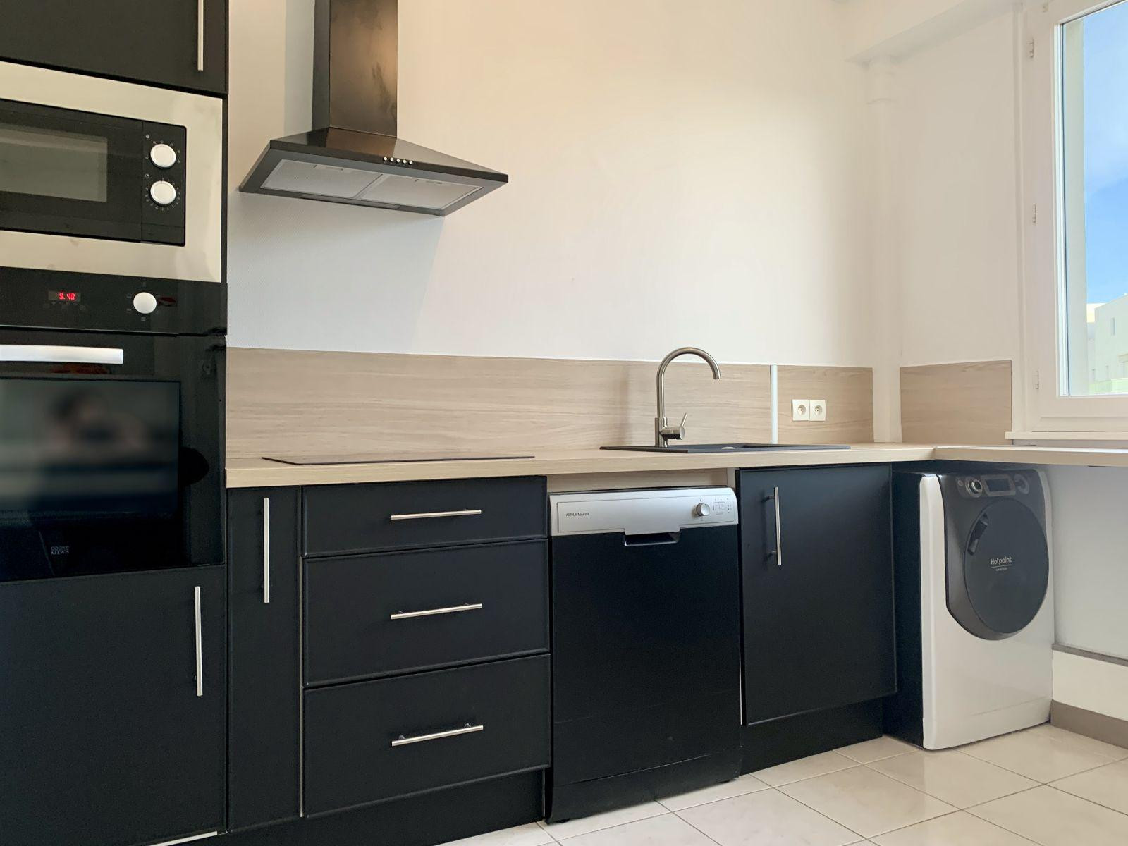 
                                                Location
                                                 BEAU 3 PIÈCES 62m² AVEC BALCON & PARKING