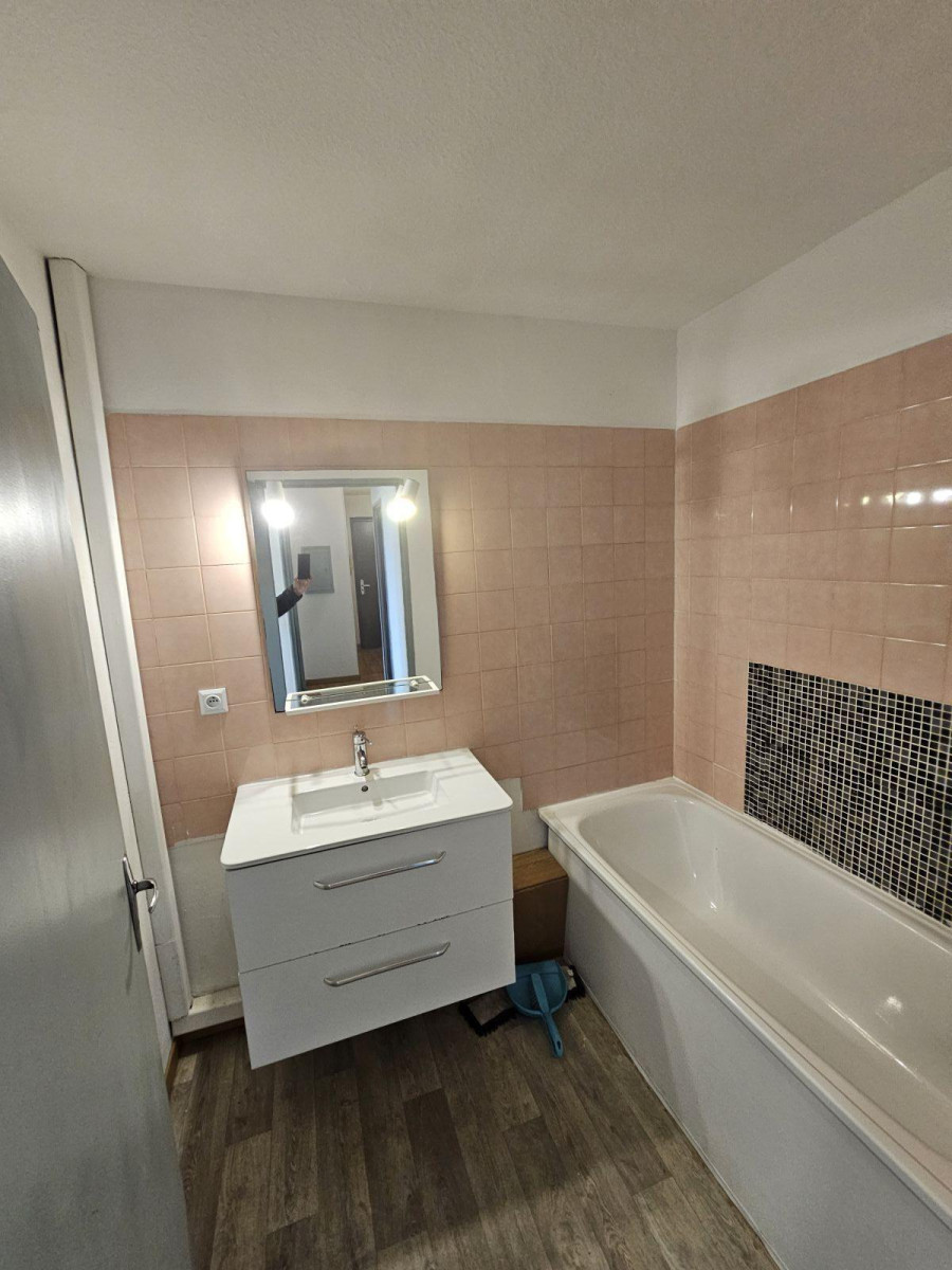 
                                                Location
                                                 Beau 3 pièces 64 m² avec terrasse