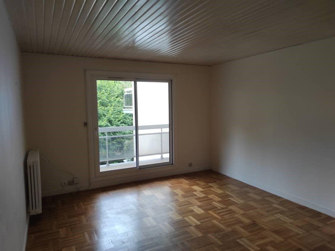 
                                                Location
                                                 Beau 3 pièces 69m² avec terrasse + parking