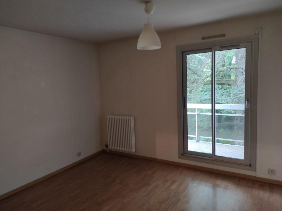 
                                                Location
                                                 Beau 3 pièces 69m² avec terrasse + parking
