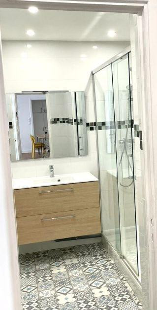 
                                                Location
                                                 Beau 3 pièces à louer