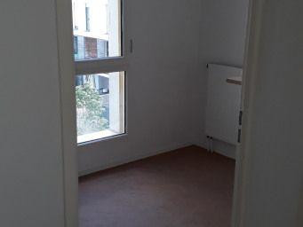 
                                                Location
                                                 Beau 3 pièces avec balcon